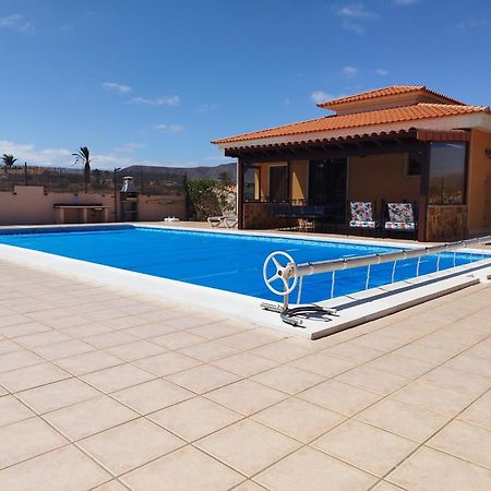 Villa Casa Del Sol 3 Bedroom Villa With Private Solar Covered 12M X 6M Pool Minimum Stay 7 Nights Chromecast And Wifi Throughout The Property Triquivijate Bagian luar foto