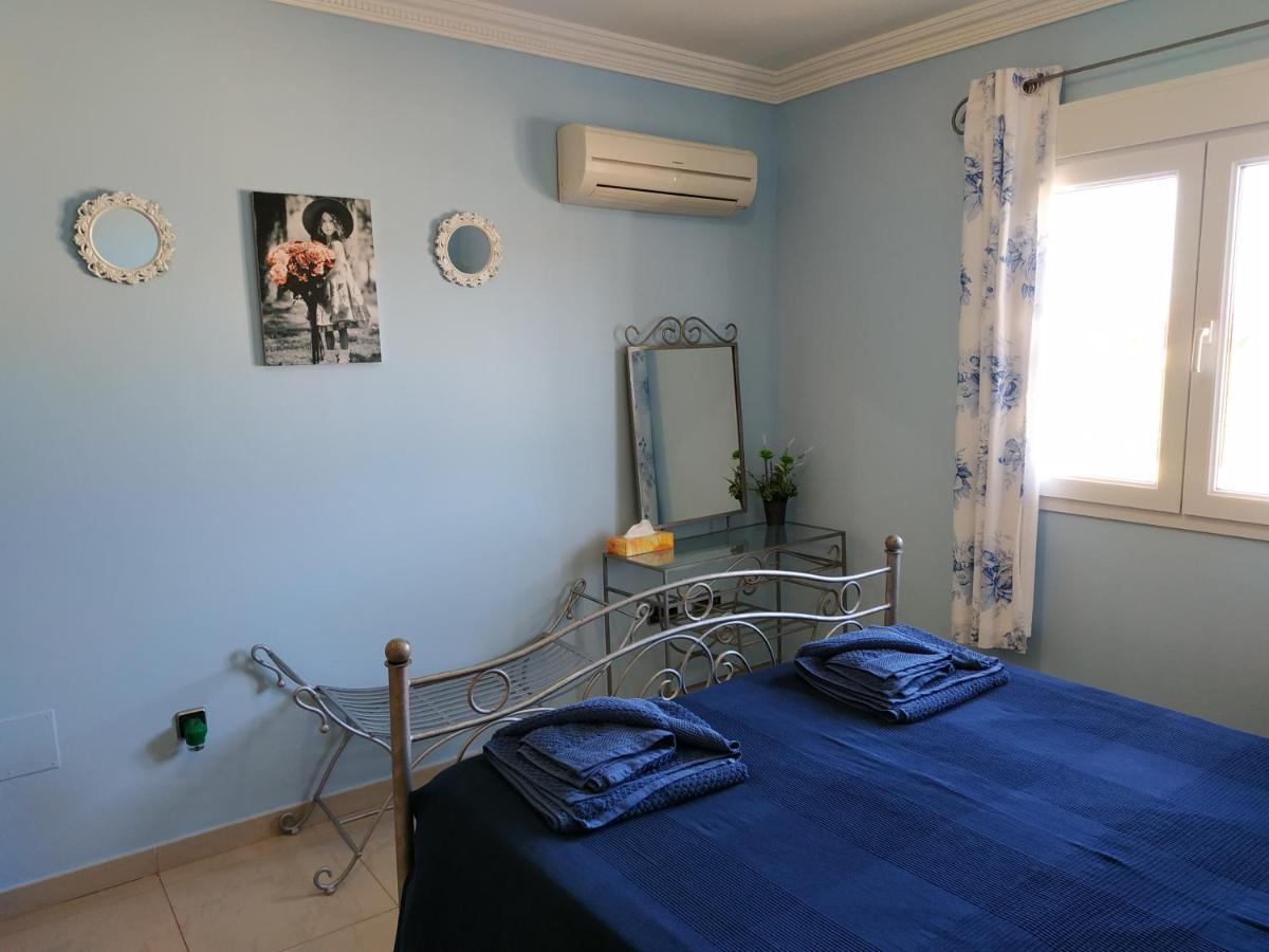 Villa Casa Del Sol 3 Bedroom Villa With Private Solar Covered 12M X 6M Pool Minimum Stay 7 Nights Chromecast And Wifi Throughout The Property Triquivijate Bagian luar foto