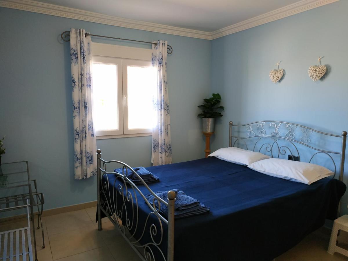 Villa Casa Del Sol 3 Bedroom Villa With Private Solar Covered 12M X 6M Pool Minimum Stay 7 Nights Chromecast And Wifi Throughout The Property Triquivijate Bagian luar foto