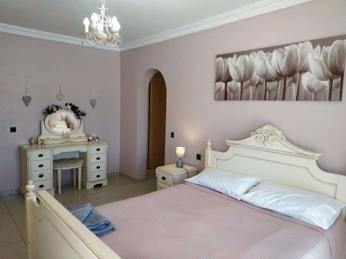 Villa Casa Del Sol 3 Bedroom Villa With Private Solar Covered 12M X 6M Pool Minimum Stay 7 Nights Chromecast And Wifi Throughout The Property Triquivijate Bagian luar foto