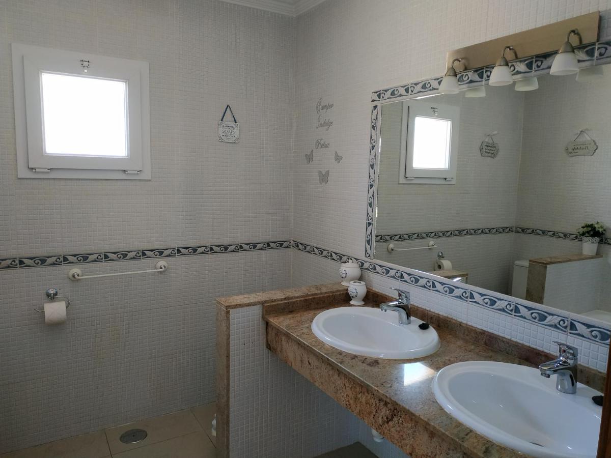 Villa Casa Del Sol 3 Bedroom Villa With Private Solar Covered 12M X 6M Pool Minimum Stay 7 Nights Chromecast And Wifi Throughout The Property Triquivijate Bagian luar foto