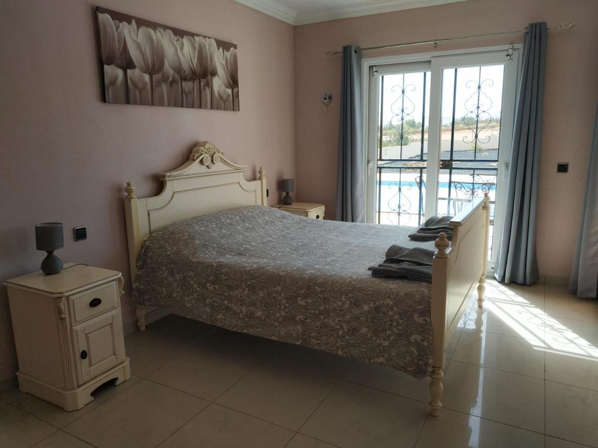 Villa Casa Del Sol 3 Bedroom Villa With Private Solar Covered 12M X 6M Pool Minimum Stay 7 Nights Chromecast And Wifi Throughout The Property Triquivijate Bagian luar foto