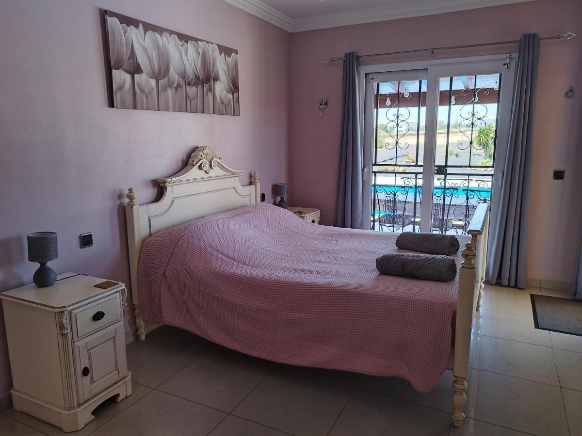 Villa Casa Del Sol 3 Bedroom Villa With Private Solar Covered 12M X 6M Pool Minimum Stay 7 Nights Chromecast And Wifi Throughout The Property Triquivijate Bagian luar foto