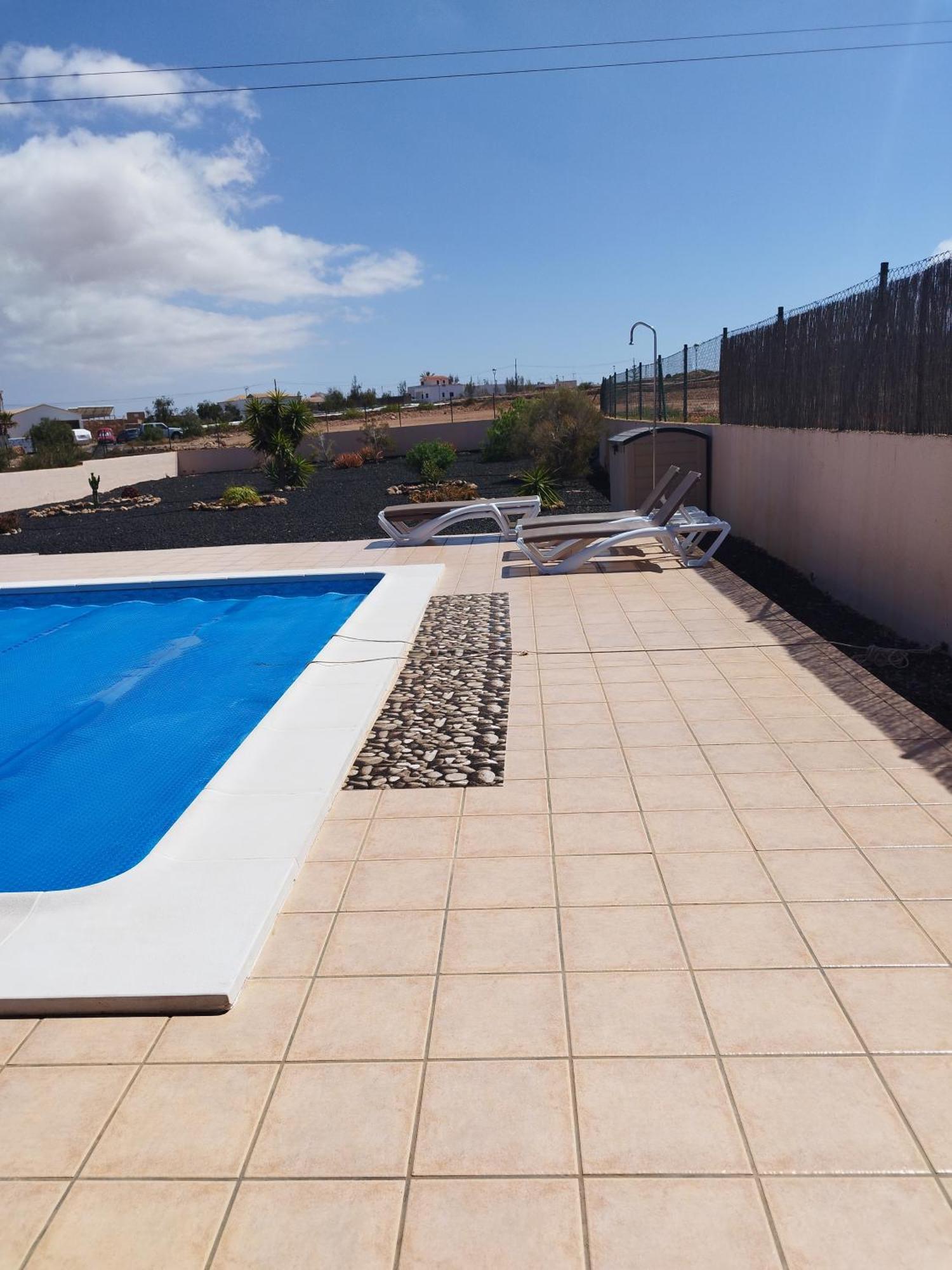 Villa Casa Del Sol 3 Bedroom Villa With Private Solar Covered 12M X 6M Pool Minimum Stay 7 Nights Chromecast And Wifi Throughout The Property Triquivijate Bagian luar foto