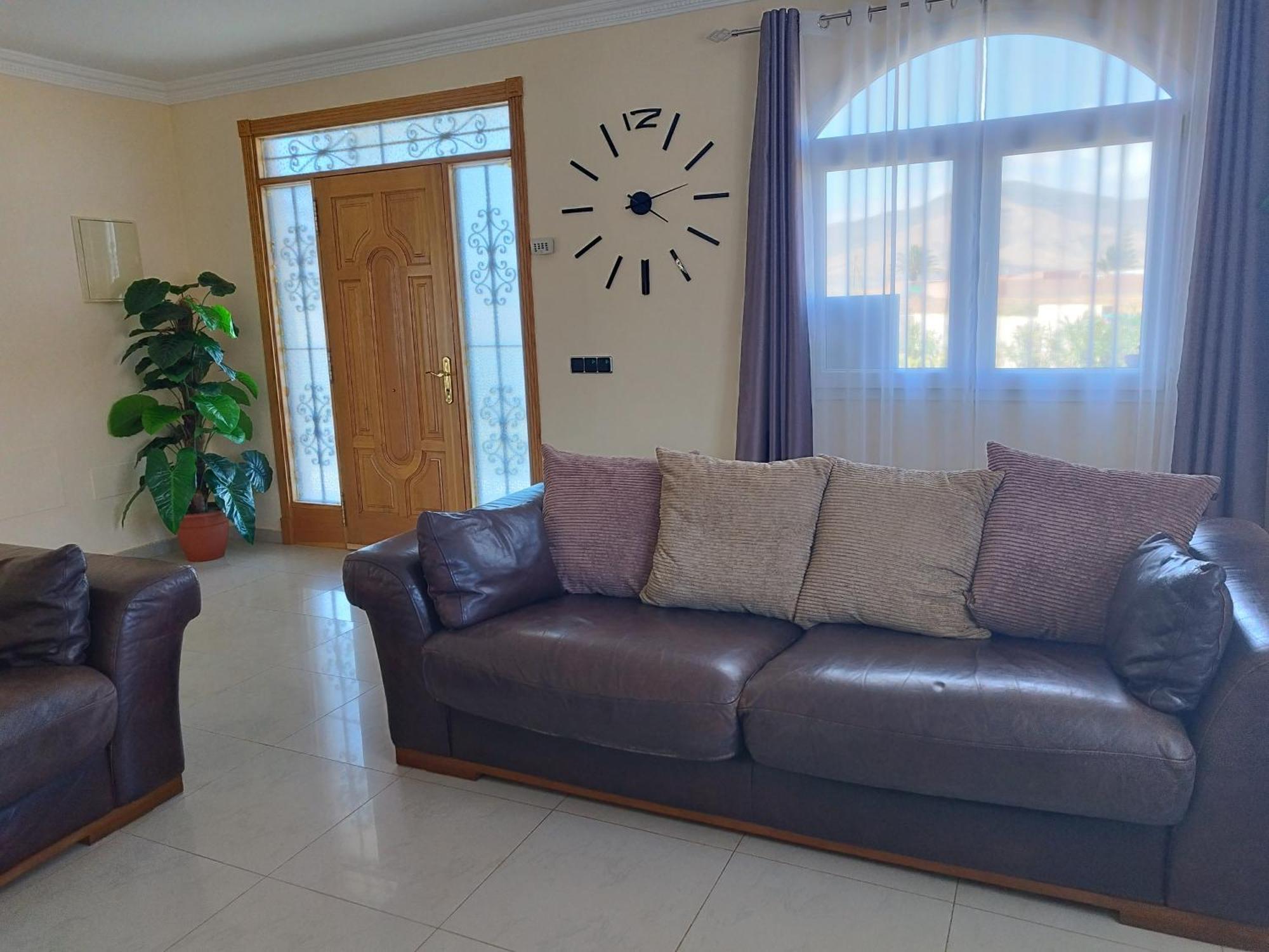 Villa Casa Del Sol 3 Bedroom Villa With Private Solar Covered 12M X 6M Pool Minimum Stay 7 Nights Chromecast And Wifi Throughout The Property Triquivijate Bagian luar foto