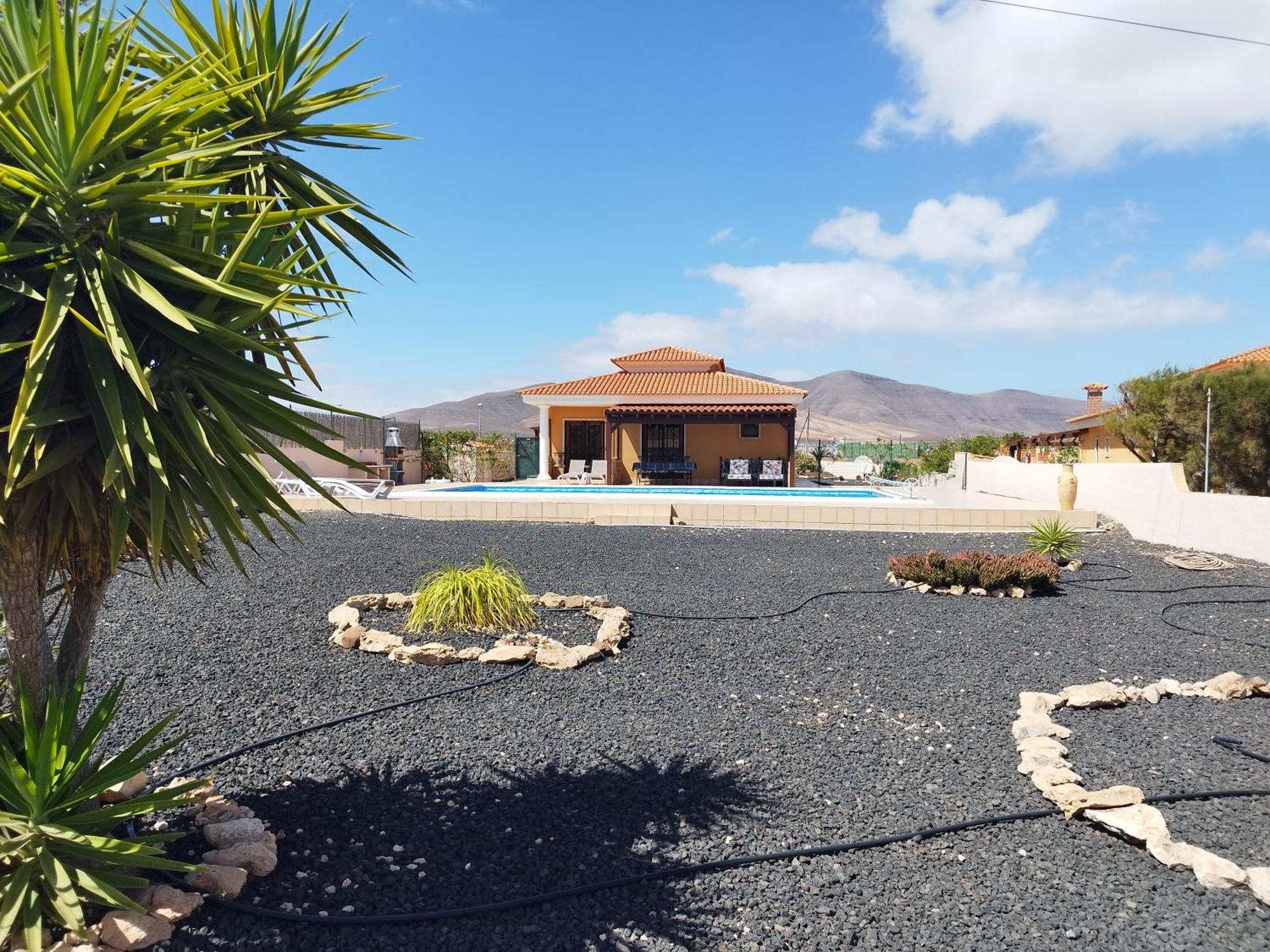 Villa Casa Del Sol 3 Bedroom Villa With Private Solar Covered 12M X 6M Pool Minimum Stay 7 Nights Chromecast And Wifi Throughout The Property Triquivijate Bagian luar foto